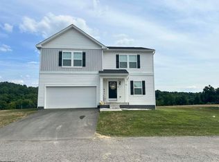 10 Iron Ridge Rd, Fairmont, WV 26554