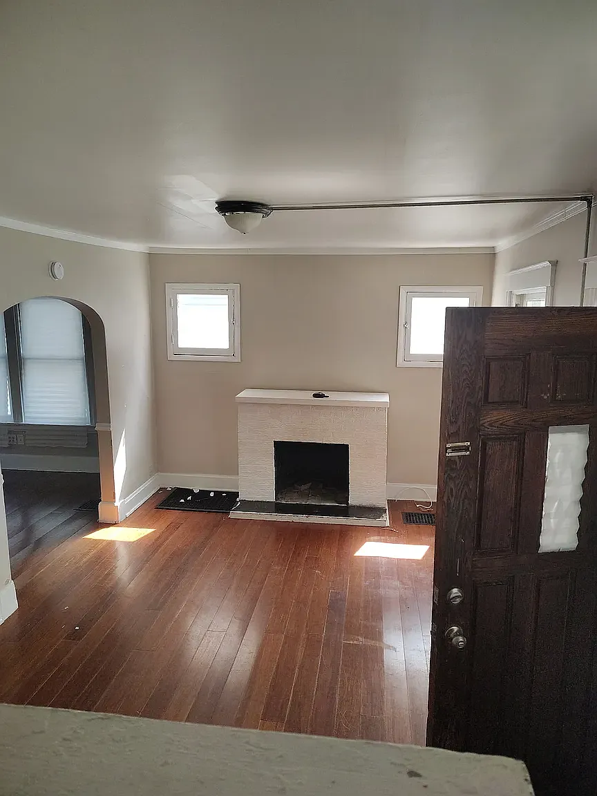410 Dayton Ave photo 1