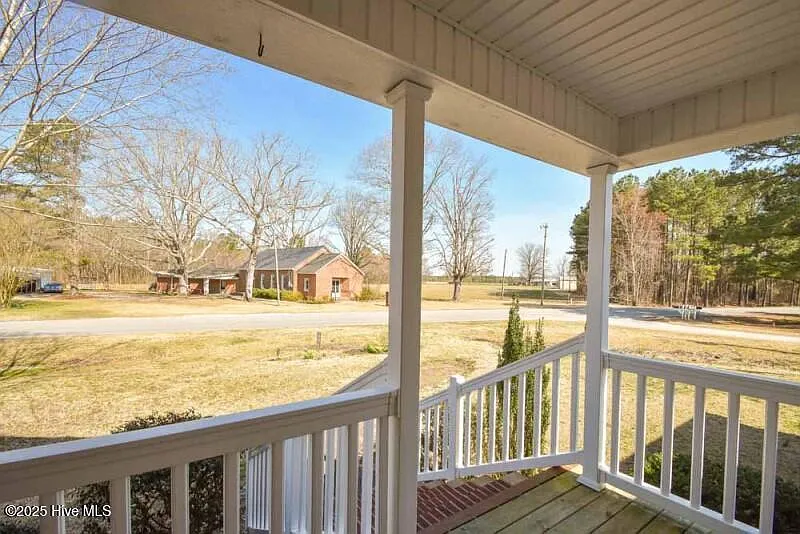 4 bed, 2.0 bath, $1,850 — Photo 2