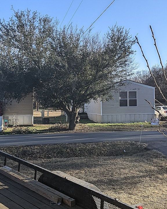 1st image of 102 Shorthorn St