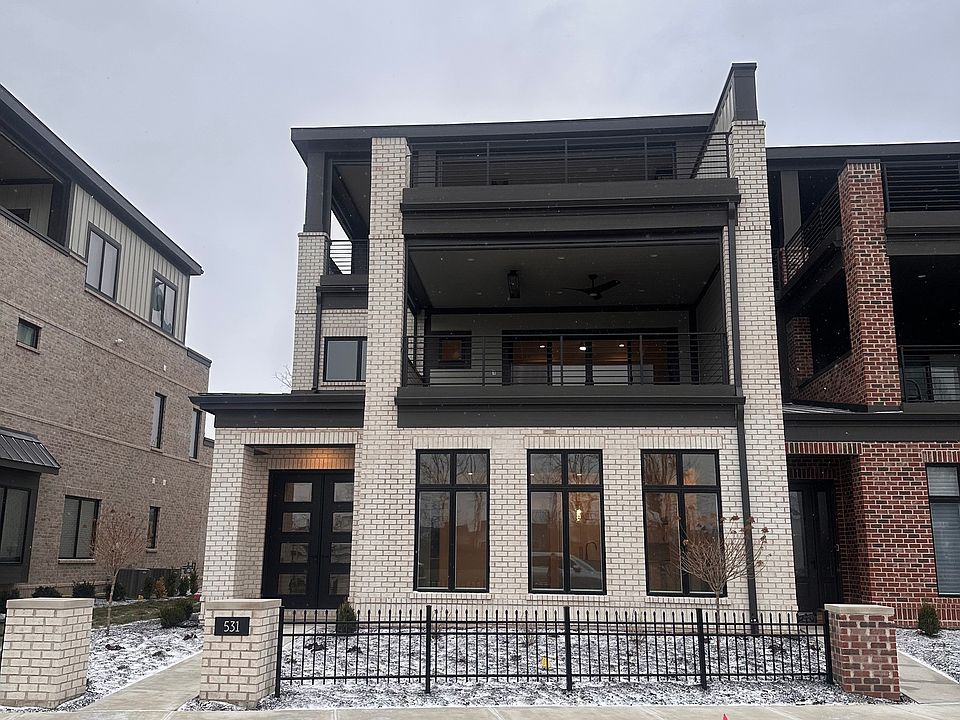 2nd image of 531 Village Green Dr
