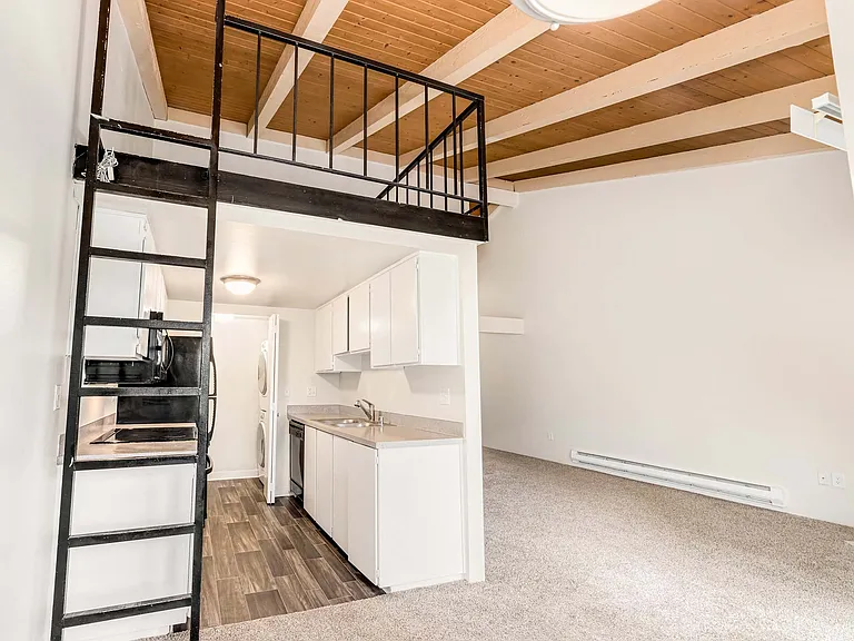 Waterbrook Loft and Apartments — Photo 6