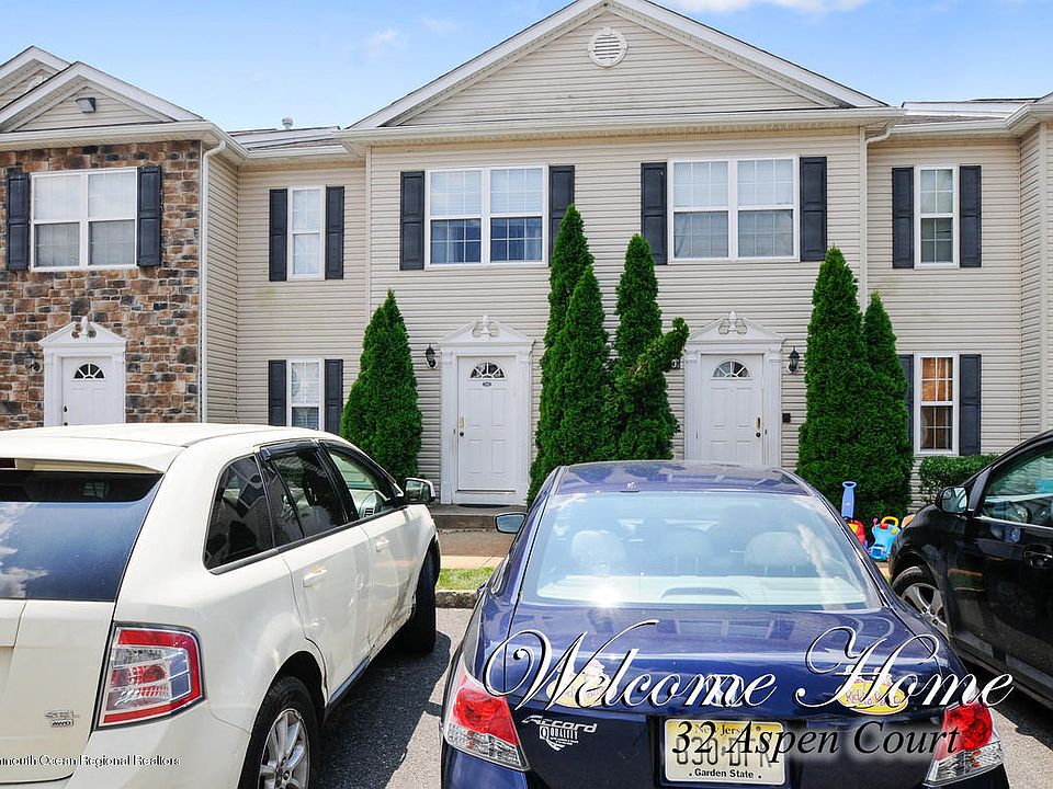 1st image of 32 Aspen Ct