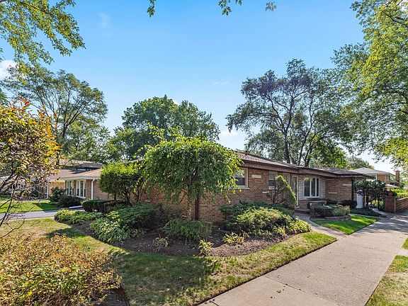 4th image of 4449 Palma Pl