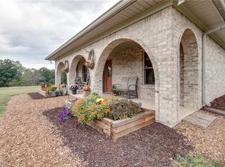 589 Tiger Bennett Rd, Hampshire, TN 38461