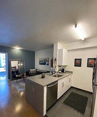 2nd image of 200 E 63rd St APT 5D