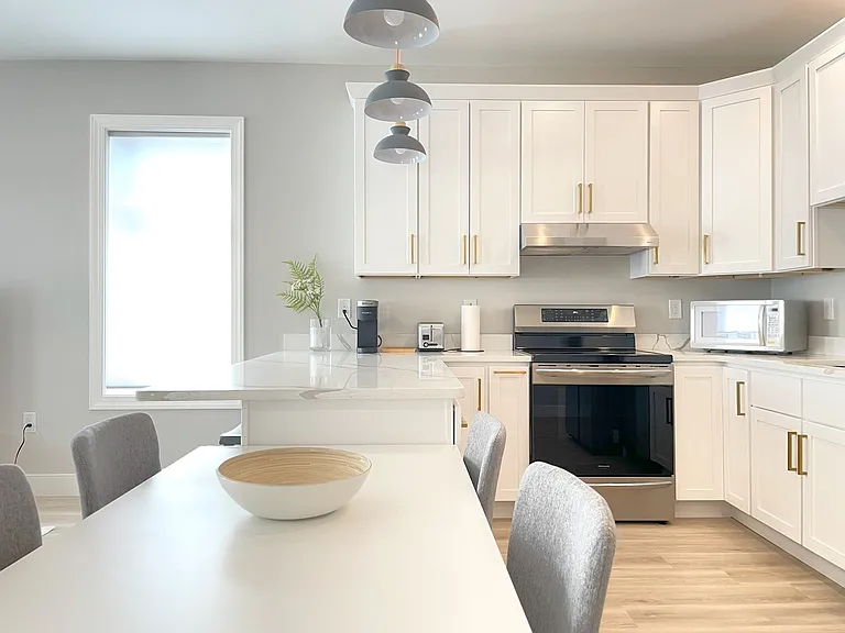 53 1/2 Harvard St #2 — Photo 1
