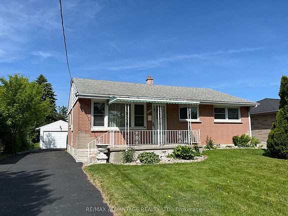 3rd image of 1920 Duluth Cres