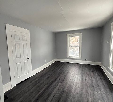 5th image of 315 Oak St #St3
