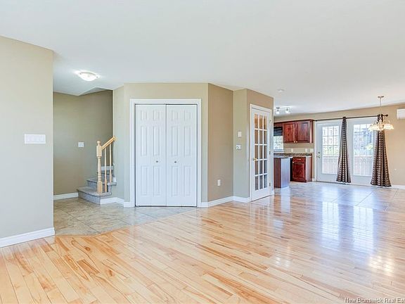 3rd image of 153 Ivy Rd