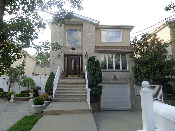 2nd image of 179 Sinclair Ave