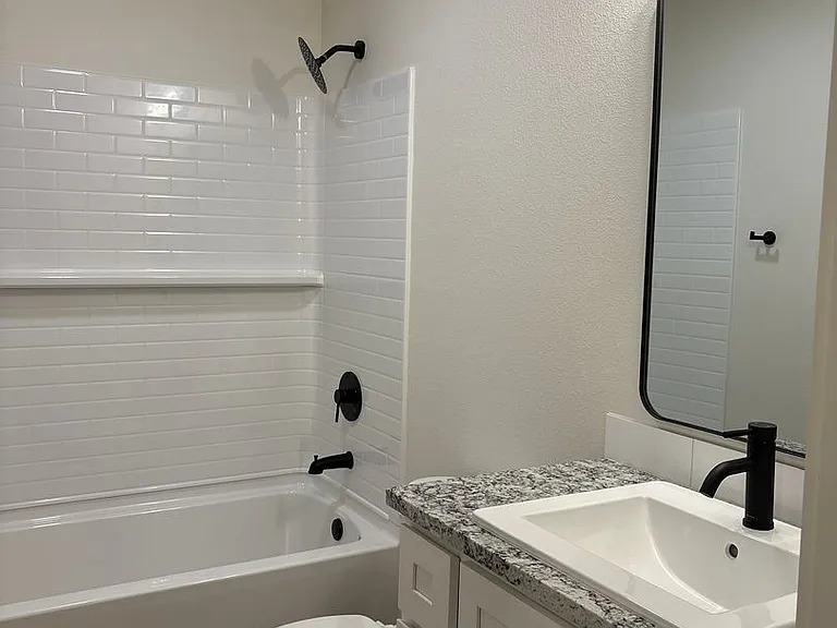 2168 Langford Ave — Photo 10