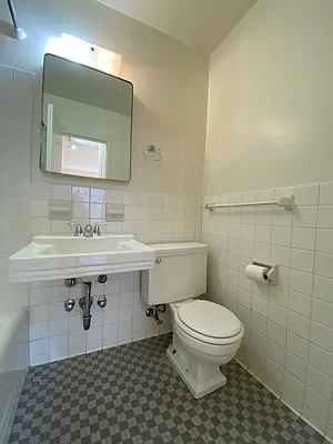 Rented by David Francis New York LLC | media 21