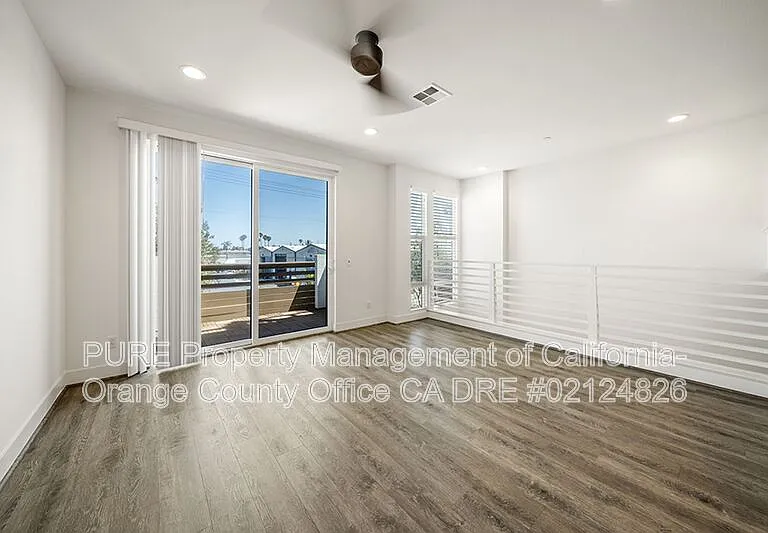 661 W 17th St — Photo 30
