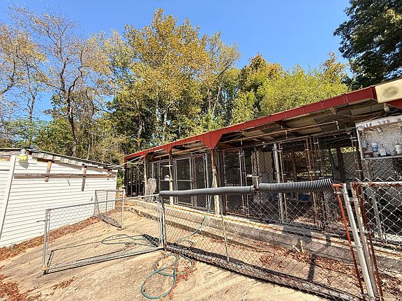 5th image of 328 E Mallow Rd