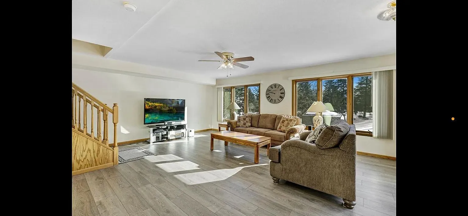 4 bed, 2166 sqft, $3,380 — Photo 2