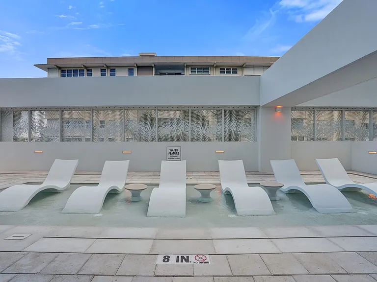 Building's Lounge