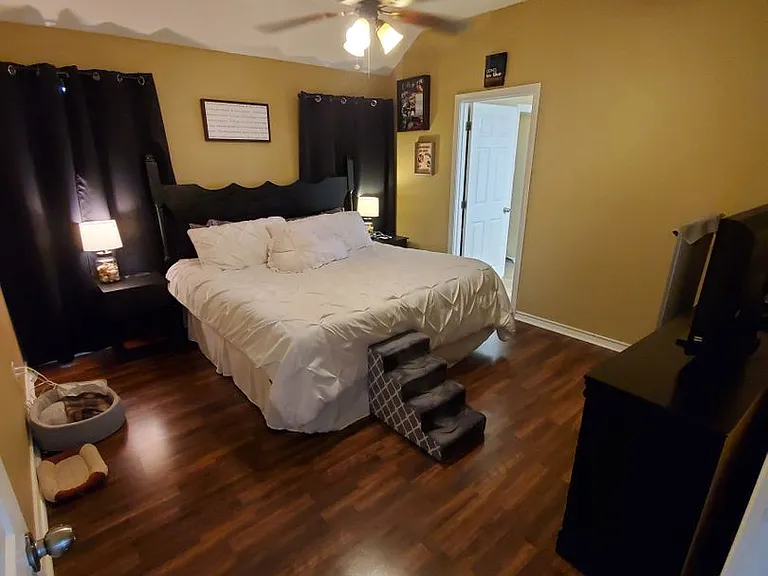 215 Landsburg Ct — Photo 17