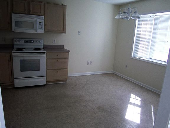 4th image of 1104 Courtyard E