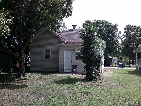 4th image of 916 S 4th St