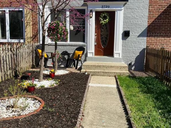 3739 Mark Dr, Alexandria, VA 22305