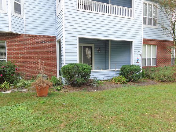3rd image of 120 Breezewood Drive #B