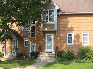 10 Pamela Ct, Broad Brook, CT 06016