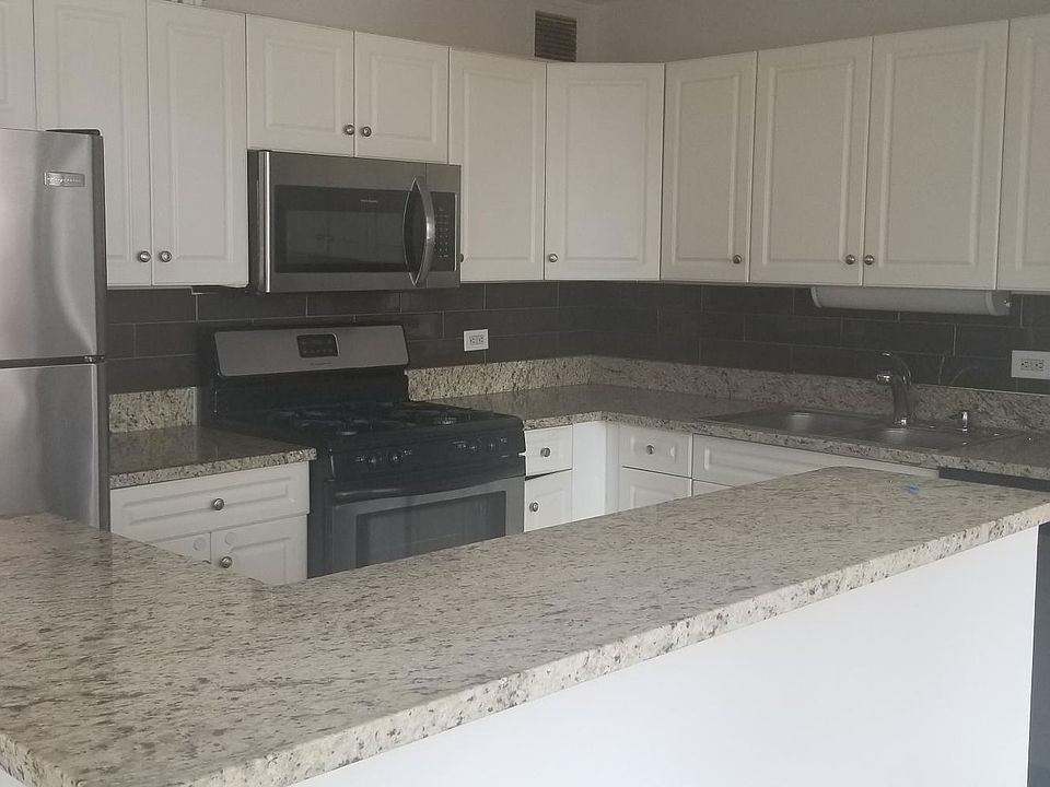 1st image of 444 W Fullerton Pkwy APT 704