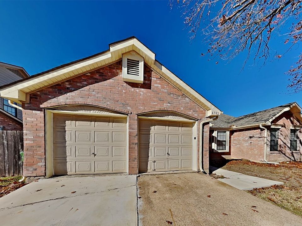 1st image of 4742 Hollow Tree Dr