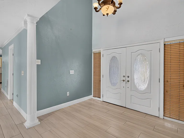 414 Somerset Dr — Photo 15