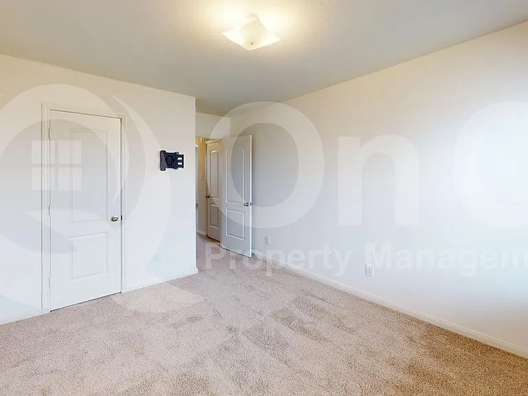1623 White Mountain Way — Photo 15
