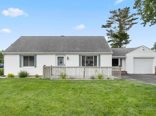 2606 Prairie Grove Dr, Fort Wayne, IN 46809