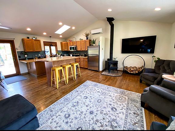 5th image of 616 Wintergreen Ct