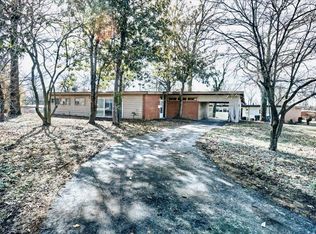 8340 Pepperidge Dr, Saint Louis, MO 63134