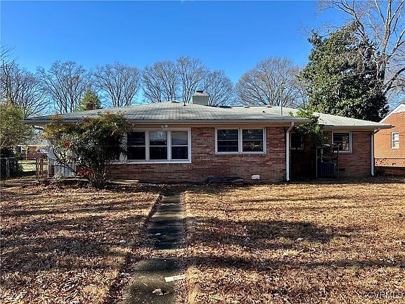 3rd image of 607 Circlewood Dr