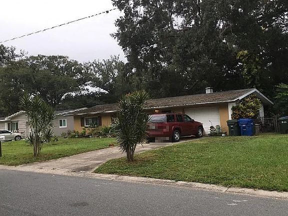 2nd image of 2918 Huntington Dr