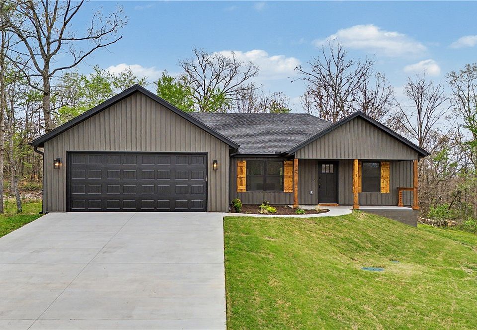 1st image of 7 Bowmore Cir