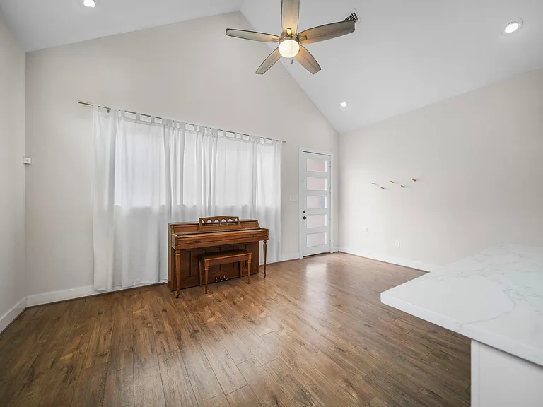 5415 Margarita St — Photo 8