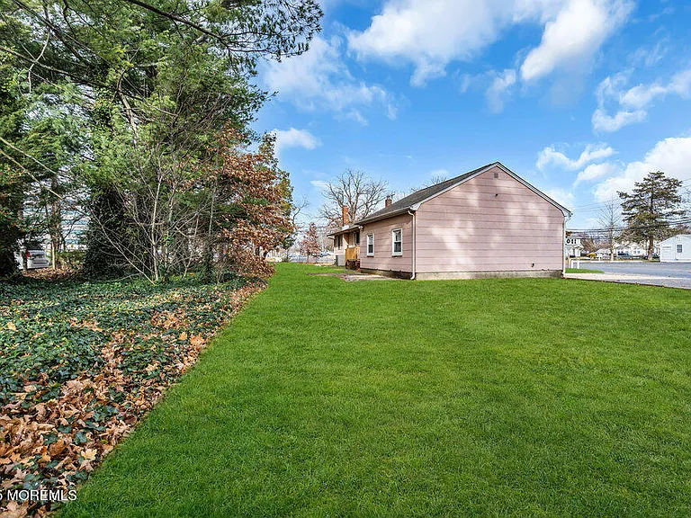 918 Charles Dr — Photo 40