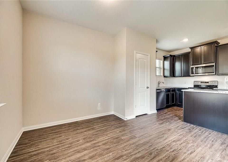 2nd image of 1514 Park Trails Blvd