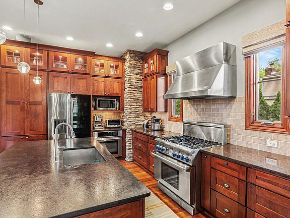 4th image of 1523 Villa Rd