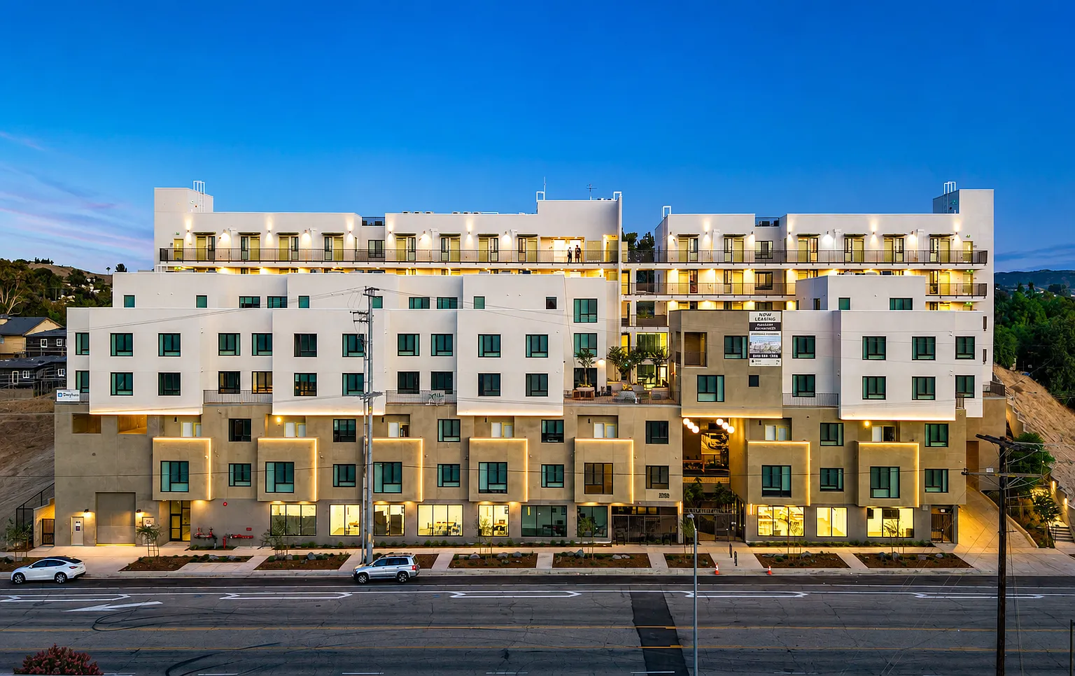 Woodlake Apartments — Photo 1