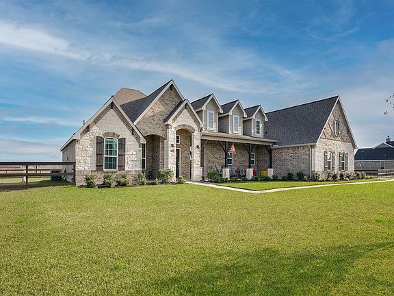 3rd image of 6911 Bayou Trail Dr