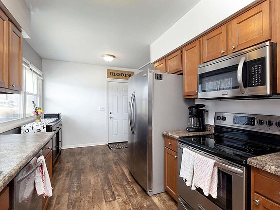 5th image of 2131 N Elsie Ave