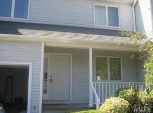 2 Larissa Ln, Thornwood, NY 10594