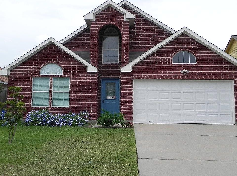 1st image of 34610 Lake Side Dr