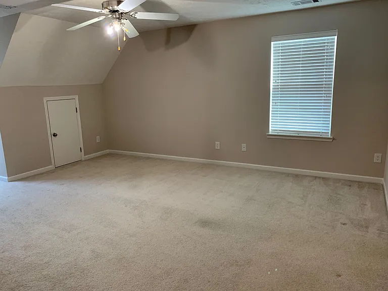 1105 Silvermoon Dr — Photo 13