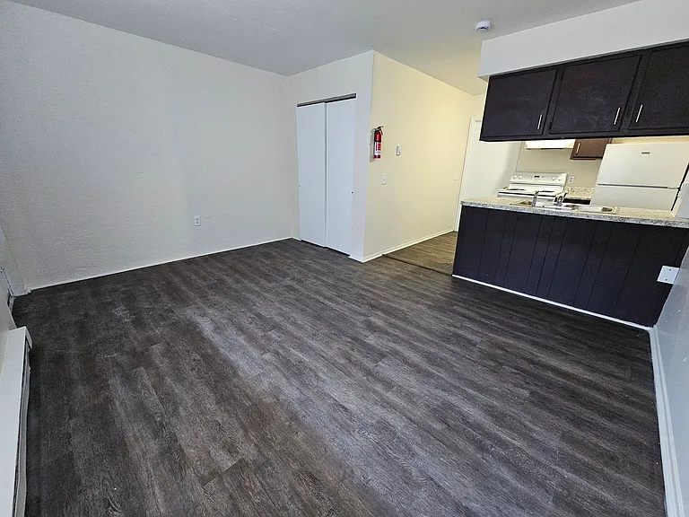 Tetherwood Apartments — Photo 13