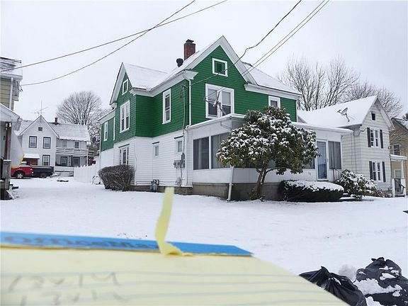 3rd image of 108 Charles St