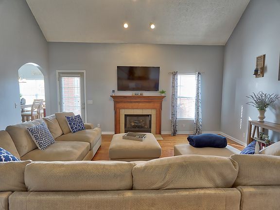 2nd image of 207 Cheyenne Dr